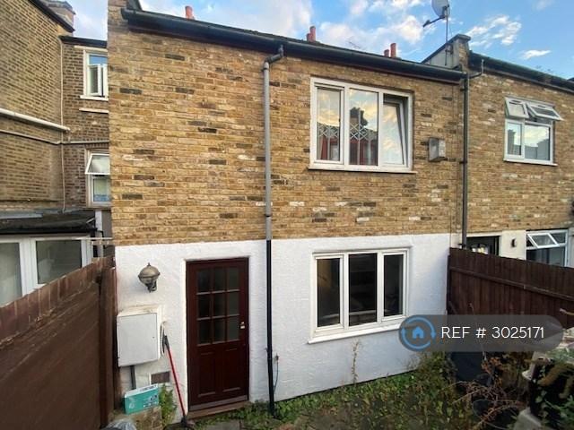 Orlop St, London, SE10 Studio to rent £1,500 pcm £346 pw