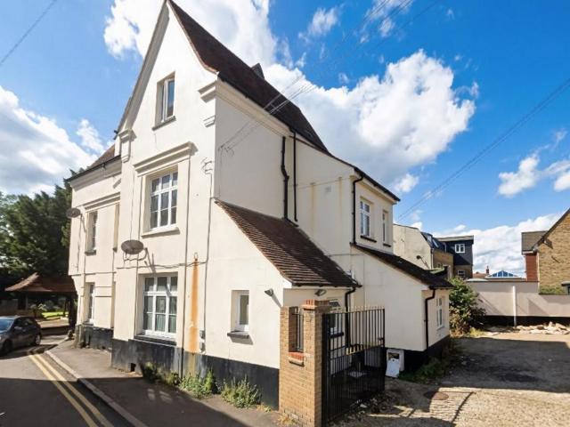 Orpington BR5 1 bed apartment to rent £1,200 pcm £277 pw