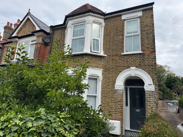 Orpington Road, Winchmore Hill N21, 2 bed flat to rent, £2,100 pcm | PrimeLocation