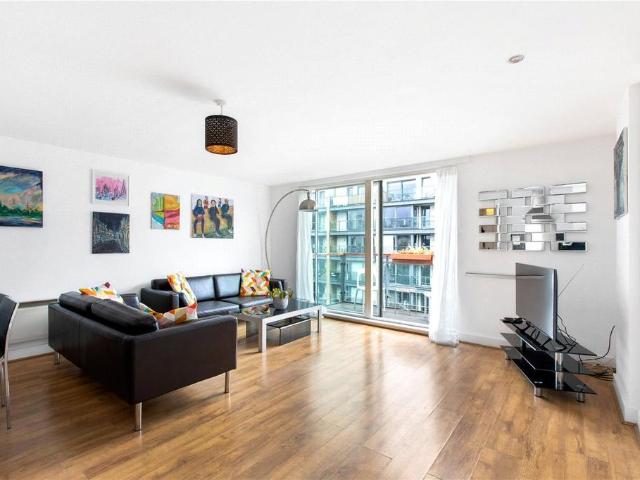 Orsman Road, London, N1 3 bed apartment to rent £4,000 pcm £923 pw