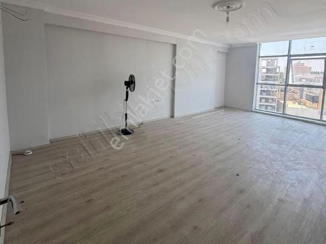 Orta Mahalle 2+1 Ofis Satılık