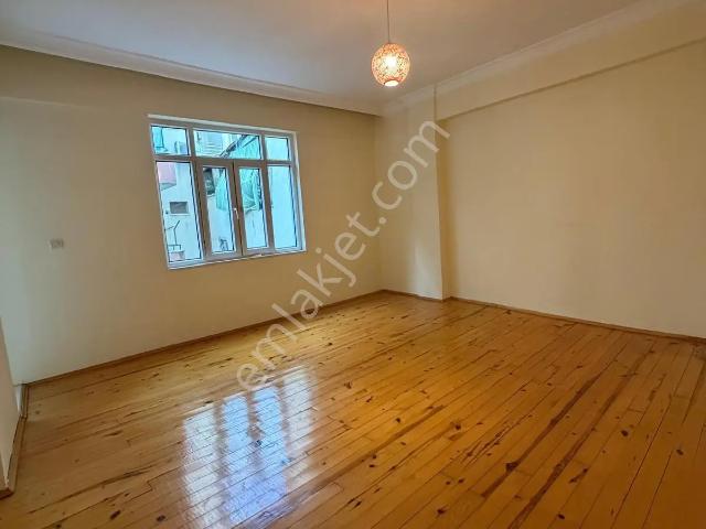 Orta Mahalle İşler Caddesinde 2+1 Ara Kat Kiralık Daire
