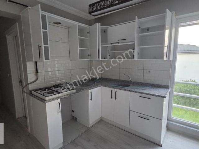 Orta Kat Hastaneye Yakın 1+1 Kiralık Daire