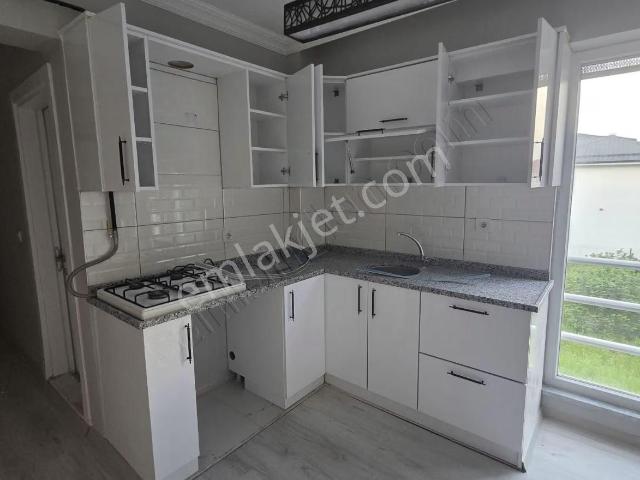 Orta Kat Hastaneye Yakın 1+1 Kiralık Daire