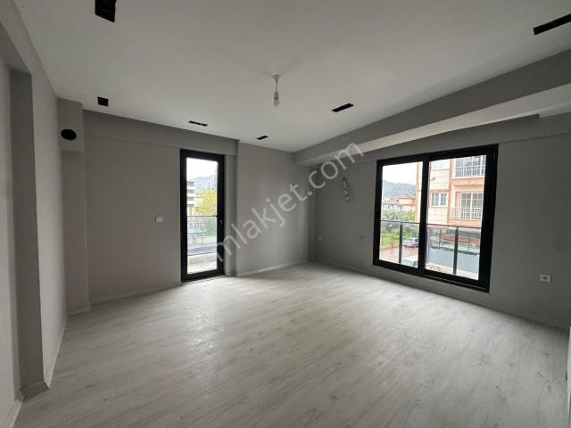 Ortaca Cumhuriyet De 1+1 Daire Kiralık