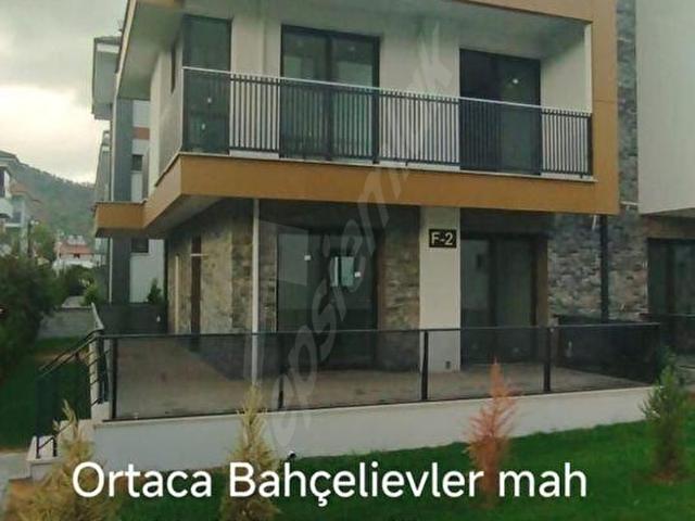 ORTACA BAHCELİEVLER MAH SATILIK TRIBLEX VİLLA