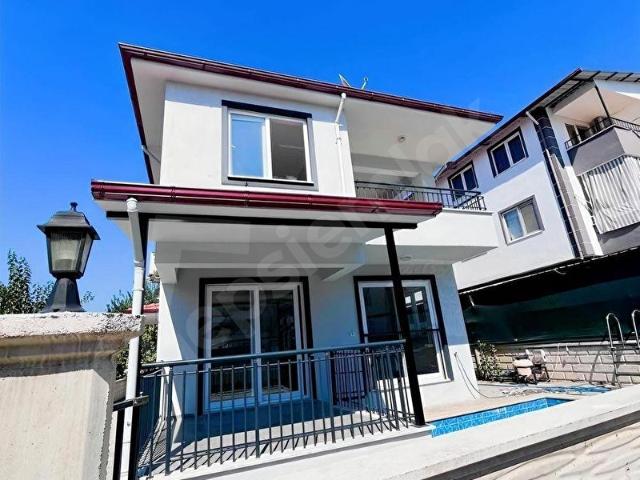 ORTACA KARABURUN MAHALLESİNDE 4+1 ÖZEL HAVUZLU KİRALIK VİLLA