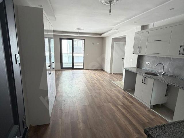 ORTACA MERKEZ CENGİZ TOPEL CADDESİNDE KİRALIK 2+1 DAİRE VE OFİS