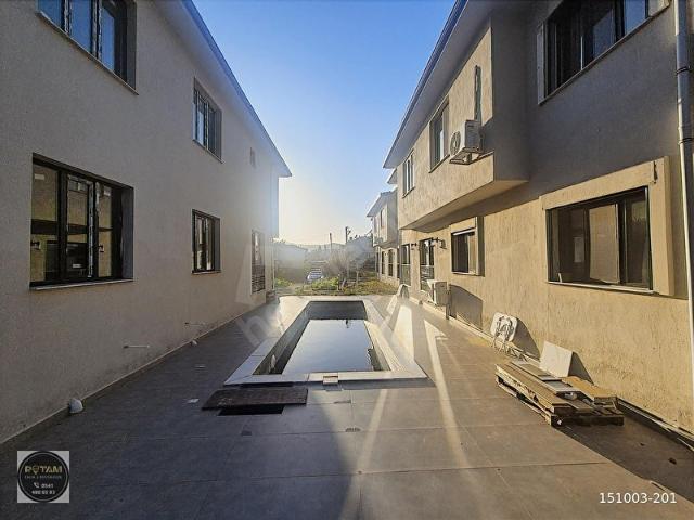 ORTACADA HAVUZLU SİTE İÇİNDE 3+1 FULL EŞYALI SATILIK VİLLA