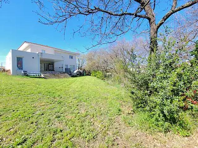 Ortaffa 66560 Achat / Vente maison 7 pièces t7 au dernier étage terrasse