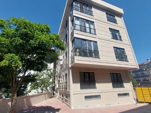 ORTAKÖY MERKEZDE,GÜVENLIKLI,SIFIR BİNADA,YÜKSEK GİRİŞ 2+1,70M2,KÖŞE FERAH,MÜKEMMEL DAİRE