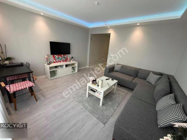 Ortaköyde Ana Caddeye 20 Mt Full Eşyali Çift Cepheli 1+1 Kiralık