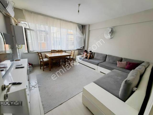 Ortaköy'de Ana Caddeye Çok Yakın 2+1 Boş Kiralık Temiz Daire