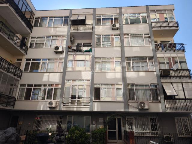 Ortaklar Cad. Sakız Ağacı Sokakta Ofis & Konut Kullanımına Uygun 2+1 Kiralık