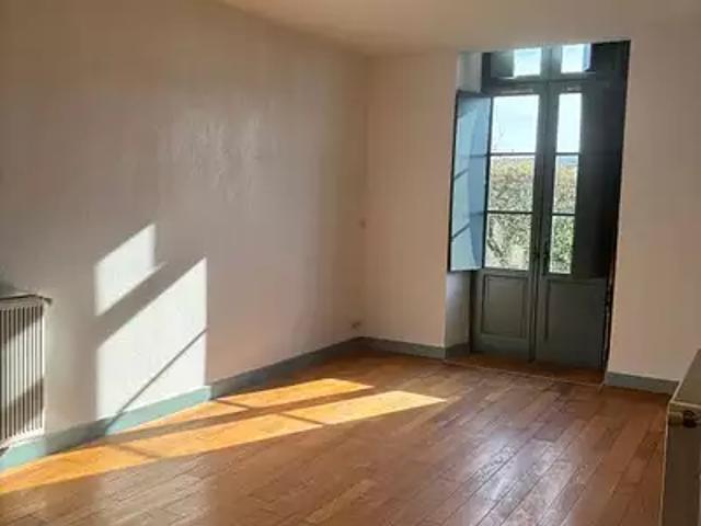 Orthez 64300 Location appartement 3 pièces t3 jardin cave