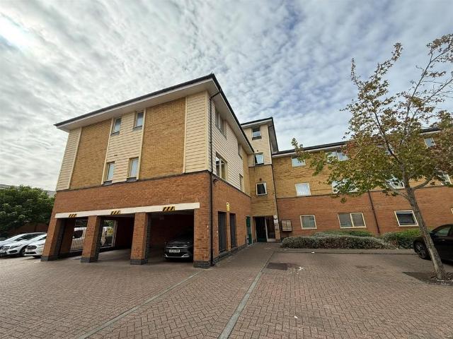 Orton Grove, Enfield 2 bed flat to rent £1,750 pcm £404 pw