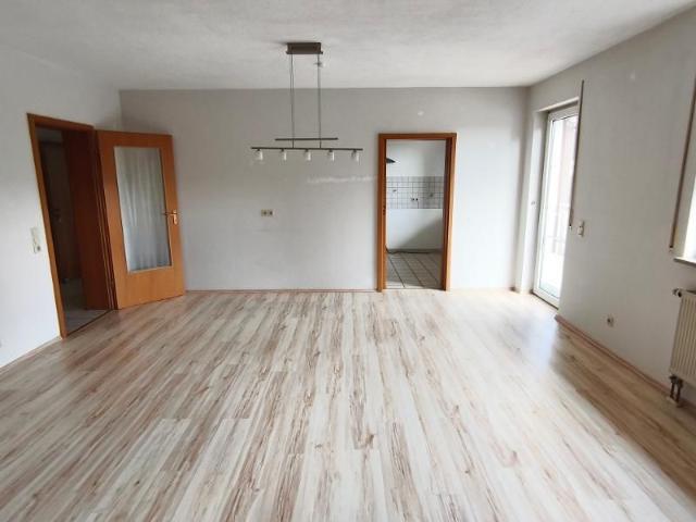 Ortsrandlage 3 Zi. Wohnung im EG mit Garage, Keller und Garten auf Wunsch