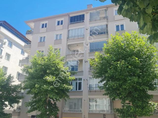 Çorum Merkez Bahçeli Evler Mehmet Akif Ersos Caddesinde Kiralık 3+1 Daire