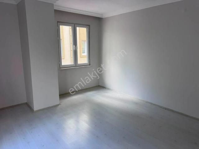Çorum Merkez Bahmelişevler Şenyurt Caddesi Üzerinde 2. Kat 2+1 Kiralık