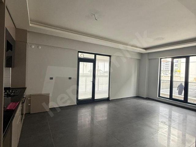 ÇORUM MERKEZDE EROL OLÇAK HASTAHANESİ YAKINI 2+1 KİRALIK DAİRE TALEP EDİLİRSE EŞYA ALINIP EŞYALI Kİ