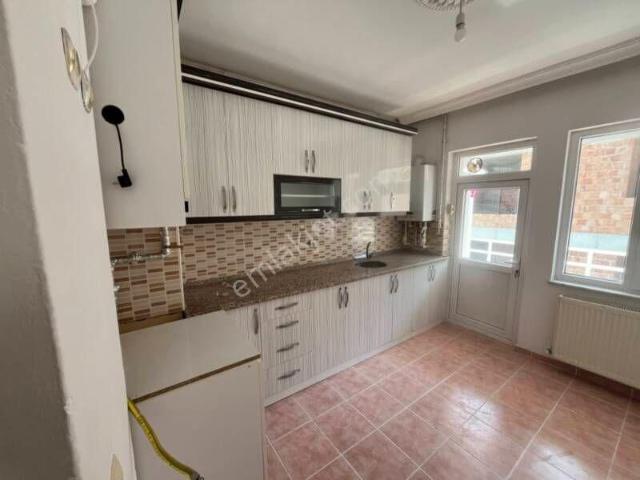 Çorum Cengiz Yapı yavruturna Orta Okulu Civarı Satılık 2+1 Daire