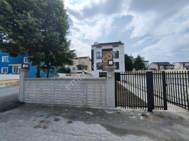 Çorum'un En Merkezi Noktasında Yeni Tadilat Yapılmış 8+1 Villa