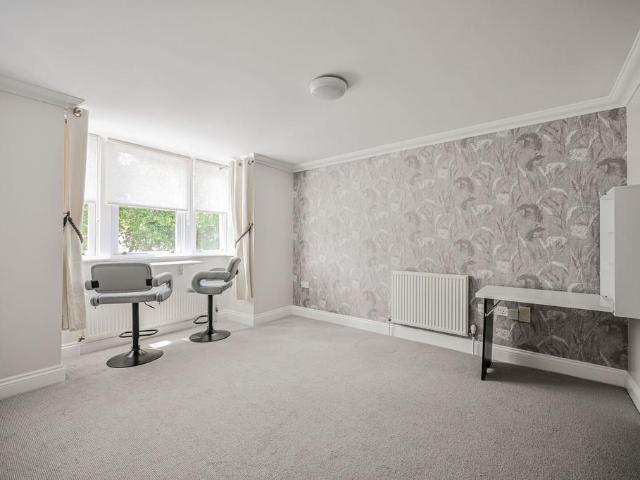 Orwell House, Beresford Road. 1 bed flat to rent £1,750 pcm £404 pw