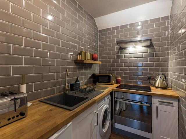 Orwell Place, Edinburgh, Eh11 2AD | Studio house for rent #151726962 | Rentberry