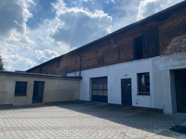 Żory, działka 694 m² z budynkiem pod inwestycję