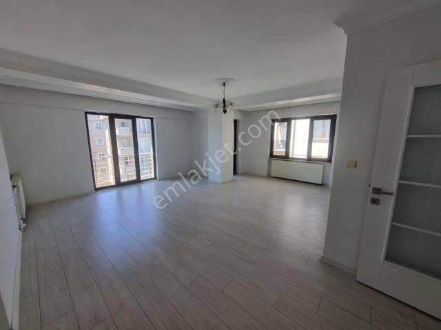 Oryaştan Ataşehir İnönüde Masrafsız,iskanlı 130m2 3+1 Arakat