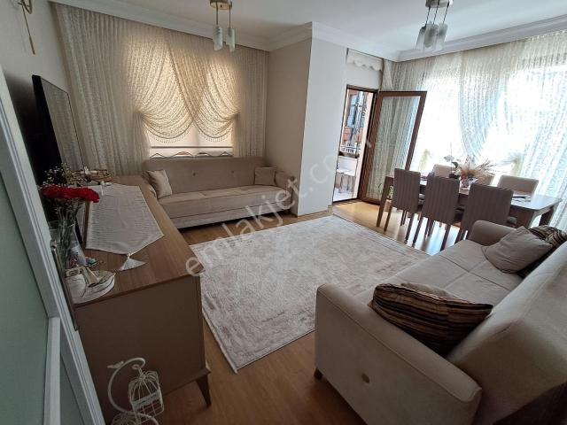 Oryaştan Ataşehir Kayışdağında Masrafsız 90m2 2+1 Arakat Daire