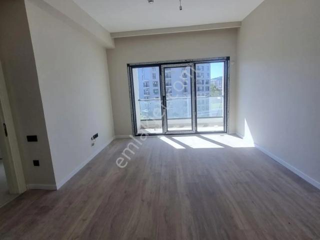 Oryaştan Kartal Orhantepe Flora Delux De Satılık 2+1 Arakat