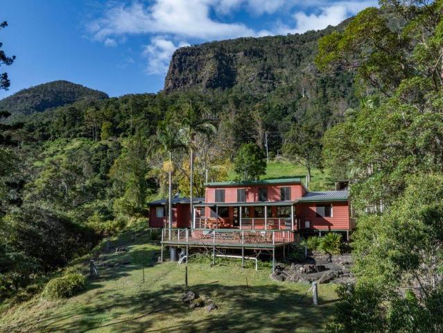 Mana Carroo Own a Piece of Ancient Earth: 90 minutes from Brisbane