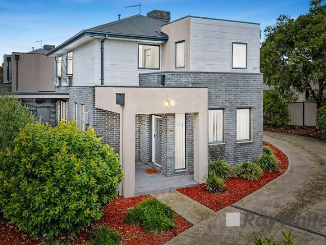 OWN STREET FRONTAGE IN CENTRAL LOCATION!