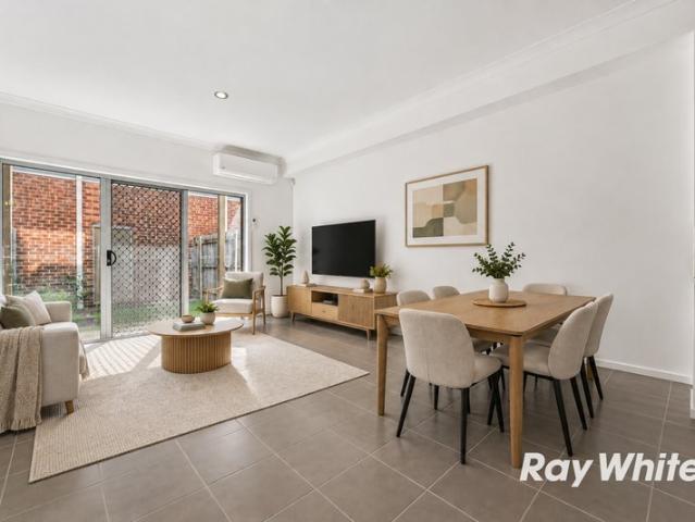 OWN STREET FRONTAGE WITH NO BODY CORP!