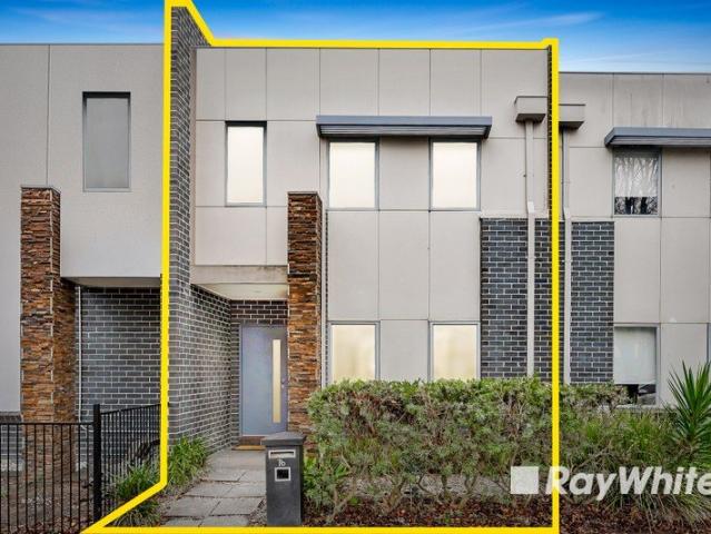 OWN STREET FRONTAGE WITH NO BODY CORP!