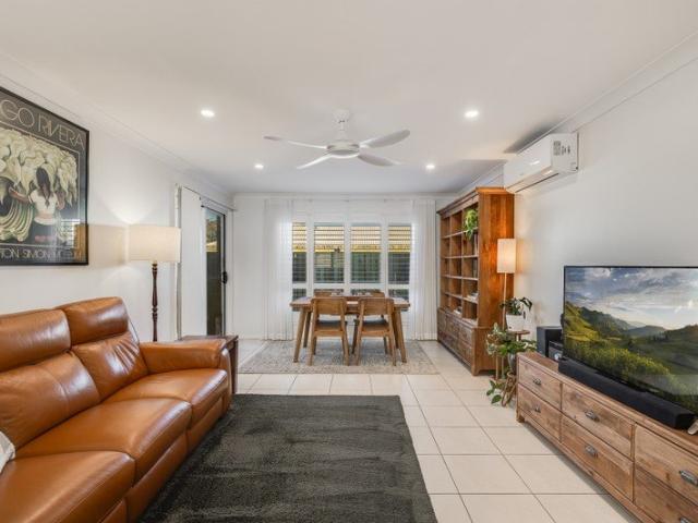 Owner Occupied Unit! Ready for Immediate Settlement!