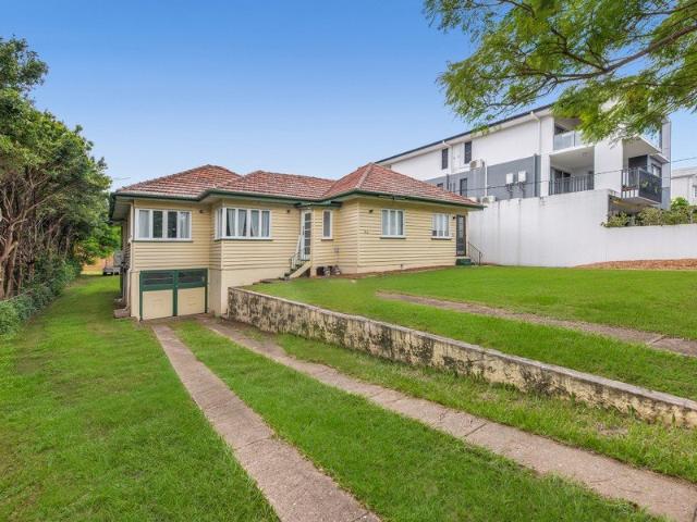 Owners Committed Elsewhere Rare Opportunity on 1012sqm