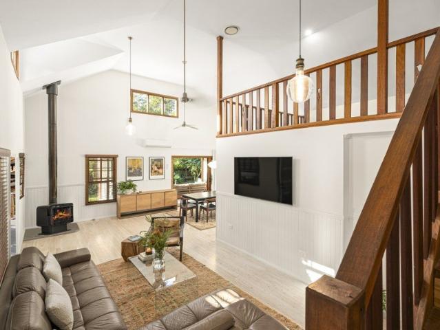 Exceptional 1.5 Acre Lifestyle Retreat with Pool & Guest Accommodation