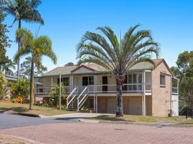 Owners Relocating to Cairns Private, Picturesque Family Home on 2673m2 block!