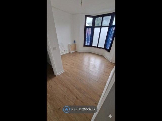 Owen Road, Wolverhampton WV3, 2 bed flat to rent, £850 pcm | PrimeLocation