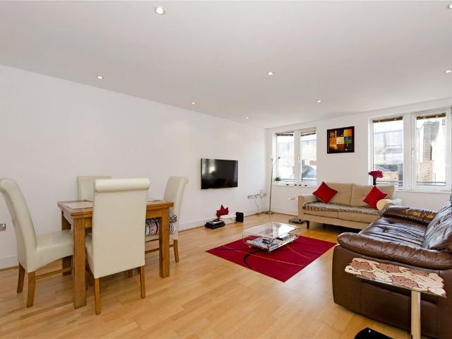 Owen Street, Angel EC1V, 2 bed flat to rent, £3,350 pcm | PrimeLocation