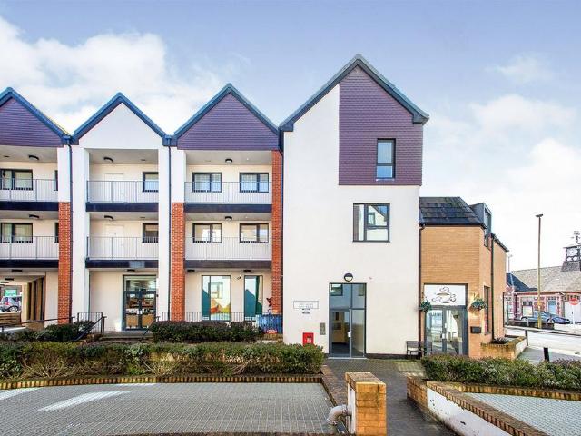 Owen Square, Watford WD19 2 bed flat to rent £1,600 pcm £369 pw