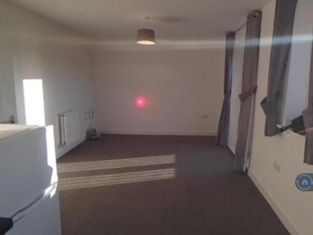 Owens Road, Coventry, CV6 2 bed flat to rent £1,000 pcm £231 pw