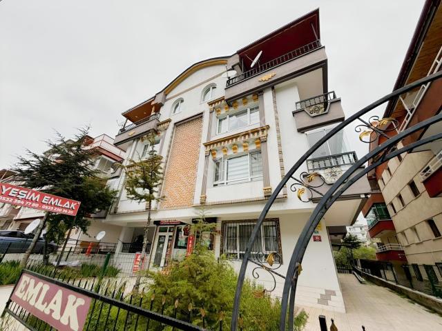 Otobüs Güzergahı Üzerinde Cadde Üzeri Giriş Kat 3+1 Daire