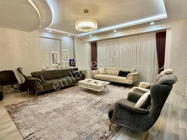 Otogar Arkasında Havuzlu 4+1 Ara Kat Masrafsız Muhteşem Daire!
