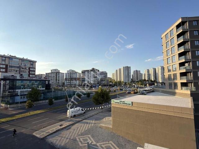 Otogar Kavşağında Satılık Lüks 3.5+1 Daire