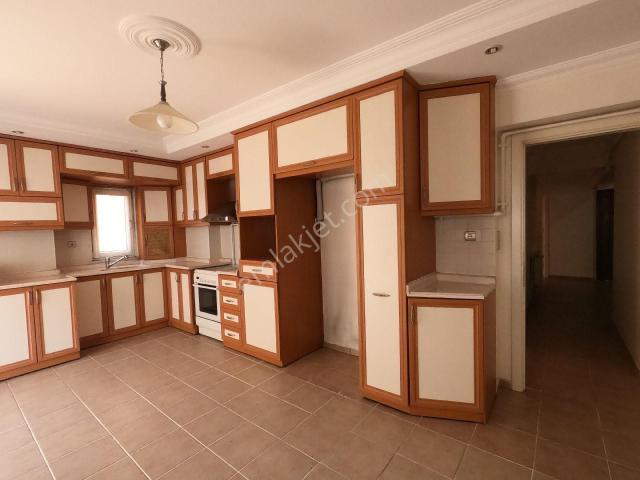 Otoparklı Arakat Asansörlü Masrafsız Geniş 3+1 Daire