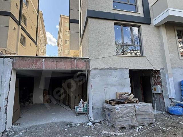 OTOPARKLI LÜKS SİTEDE SATILIK 2+1 DAİRE