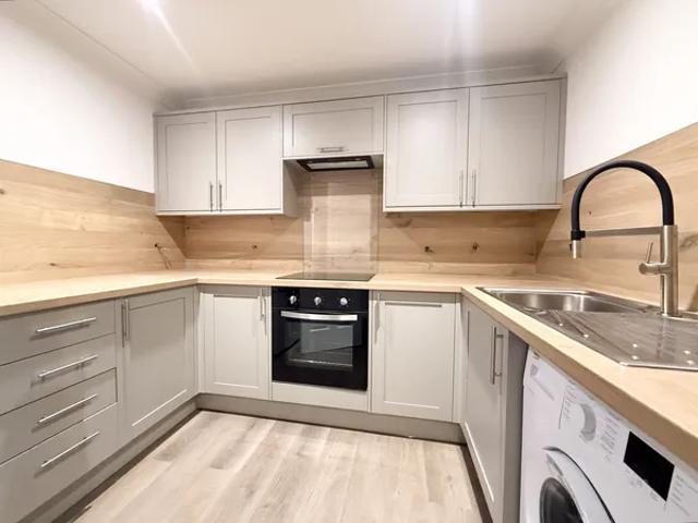 Otago Street, Glasgow, G12 8PQ